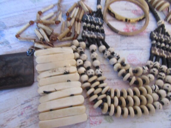 Vintage assorted bone jewellery, wearable, repair… - image 4