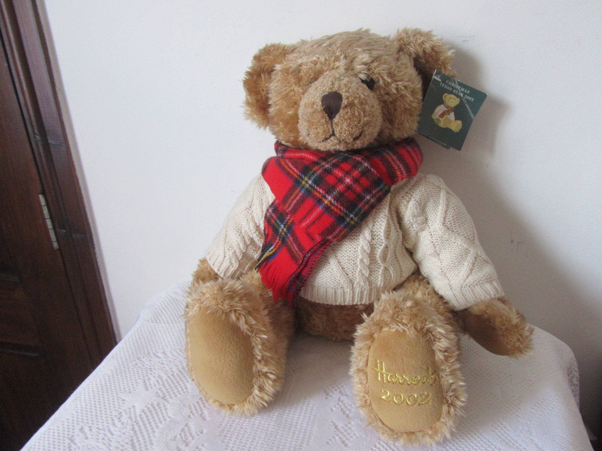 Harrods of Knightbridge 2002 Christmas Bear. Foot Dated 13