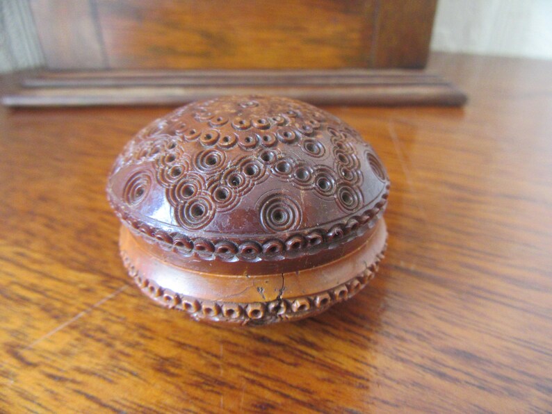 Vintage Olive Wood Hand Carved Trinket Box. Round Screw Top Highly