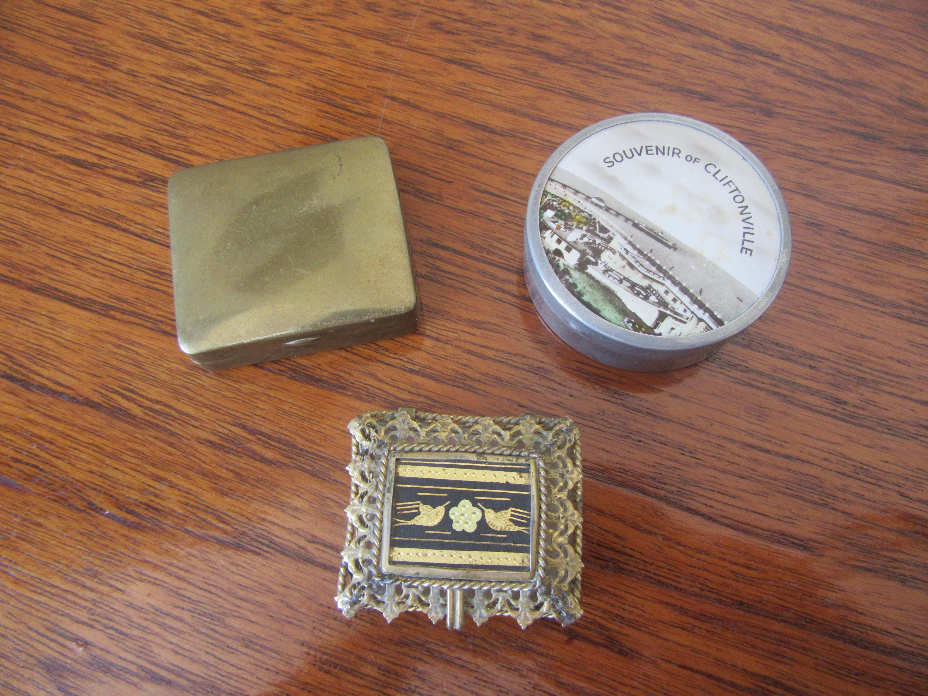 ヴィンテージの小さな小物入れ。3種類からお選びいただけます。小さな