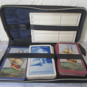 The Golden Hind Bridge Spielkarten, John Waddington Notizblöcke. Etui aus schwarzem Leder mit Reißverschluss. Prudentielle Werbekarten. Komplettpackungen.