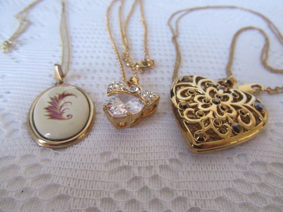 Vintage pendant necklaces. M&S large gold tone he… - image 5