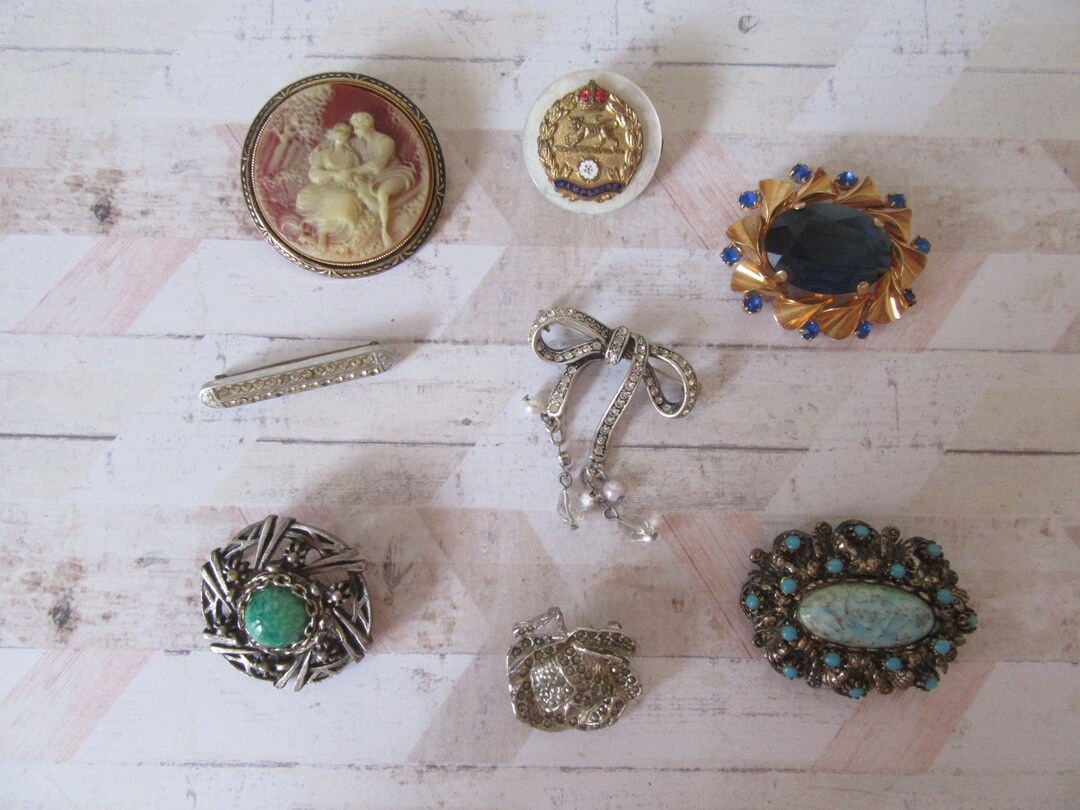 Ancienne Broche Vintage Argentée Avec Strass – Verre Et Plaqué Argent – France