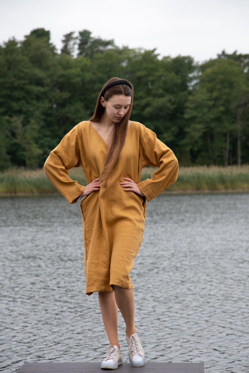 Below the Knee Tunic Dress with V-neckline, Side Pockets and Long Sleeves / Vacation Tunic Dress / Phone-friendly Dress image 4