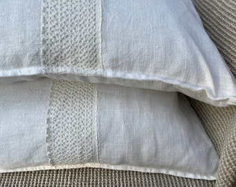 Of white pillow case with woven lace/ Linen pillow cover with lace / Pillowcase with wooded buttons / Decorative linen pillow sham