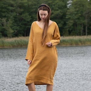 Below the Knee Tunic Dress with V-neckline, Side Pockets and Long Sleeves / Vacation Tunic Dress / Phone-friendly Dress image 3