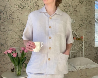 Men’s Linen Pajama Set – Light Gray Short Sleeve Button-Down Shirt & Adjustable Drawstring Shorts with Pockets