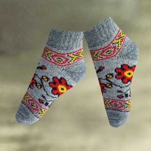 Merino Wool Knit Socks: Short Floral Winter Socks