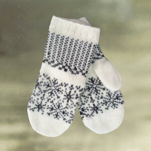 Wool knit mittes, Womens knitted mitts, Merino wool mittens, Women's mittens, Wool arm warmers, Girlfriend gift, Women's wool mitts