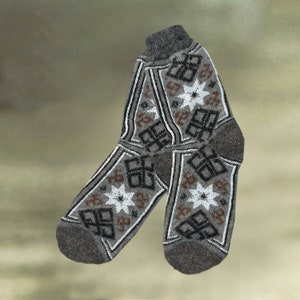 Men&#39;s Merino Wool Knit Socks: Warm Winter Gift