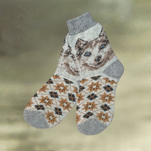 Men&#39;s Merino Wool Socks: Knit Organic Warm Socks with Dog Design