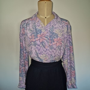 Originale delicata camicetta floreale fatta a mano anni '50 con maniche a sbuffo M/L