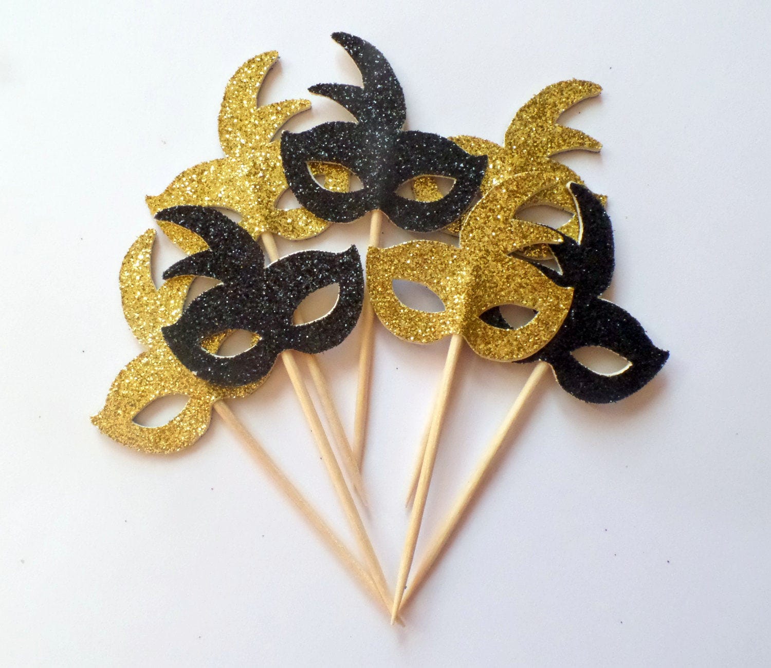 Mardi Gras Cupcake Party Supplies Mardi Gras Cupcake Wrappers Set of 12 Masquerade Party Cupcake Decorations Dessert Wrappers