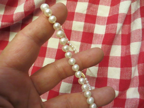 Gold Pearl Necklace - image 5