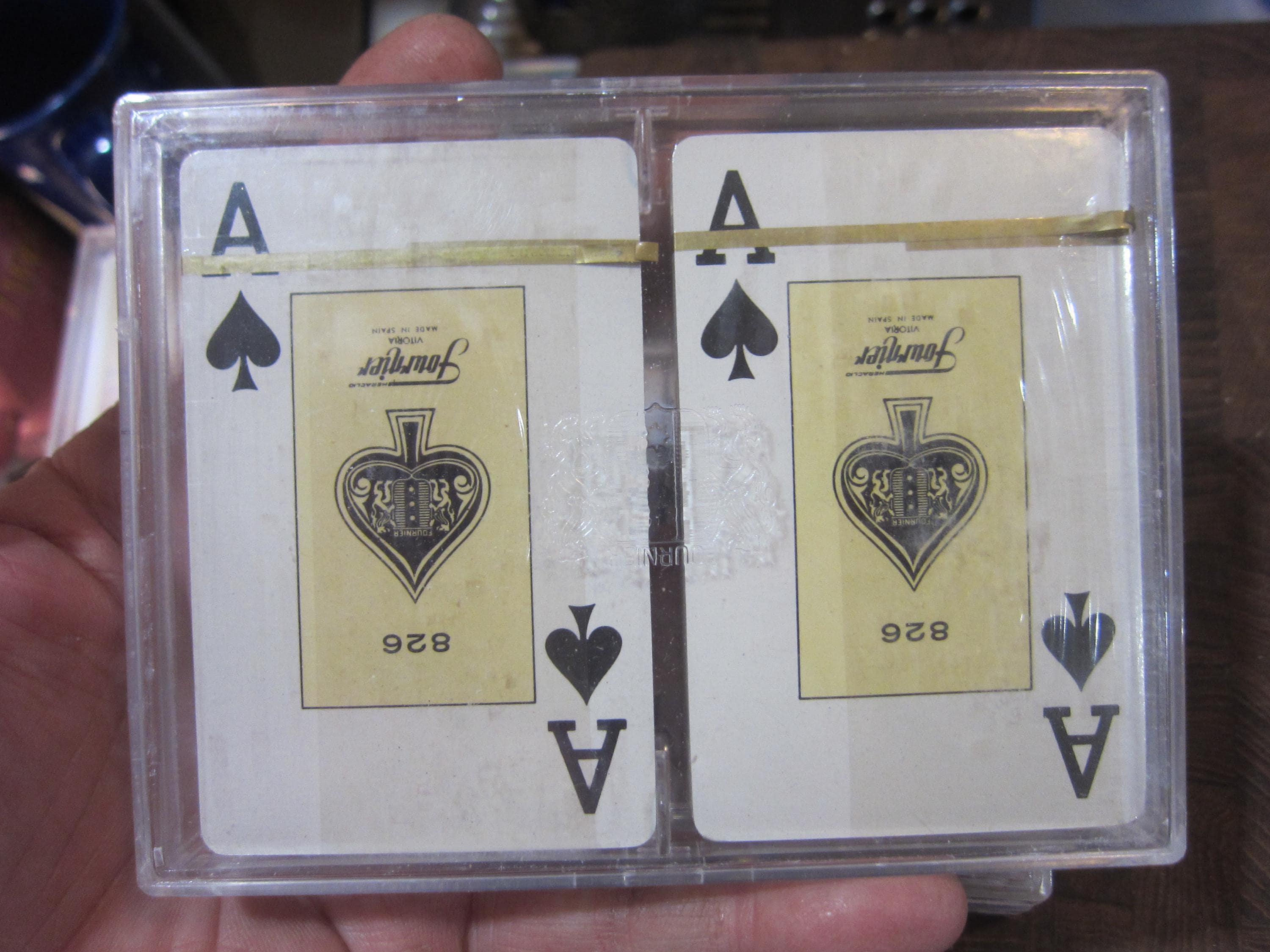 Fournier Bridge Playing Cards, 826 Victoria Plastic Coated, Pick