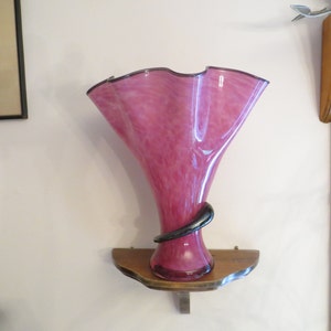 Vintage Large Art Glass Flower Vase w/ Ruffled Edge