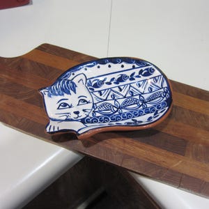 Cat Shaped Spoon Rest, Made in Portugal, Hand Painted, Signed by Artist.