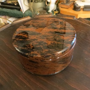 Round lidded trinket box, felt lined, vintage storage container