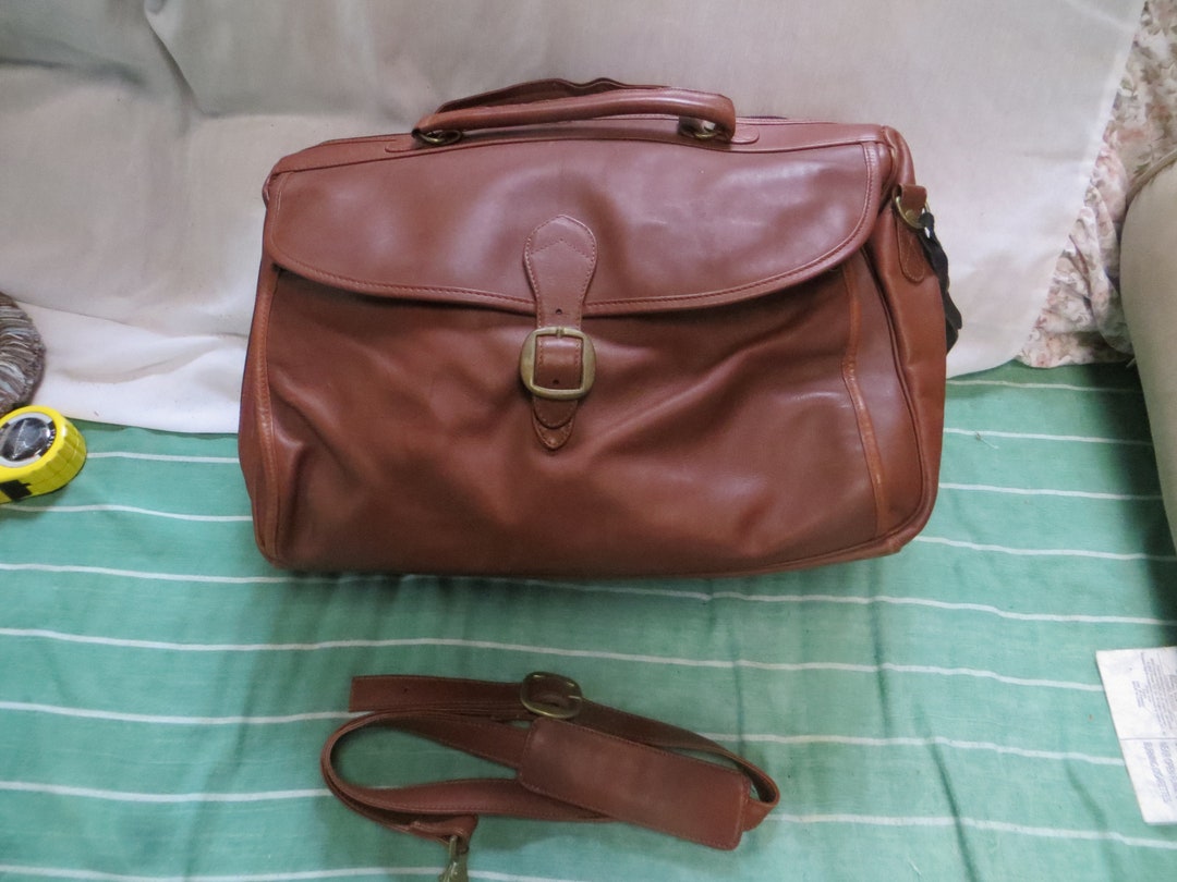 Vintage Brooks Brothers Messenger Leather Flap Bag, Buckle Vintage Brooks Brothers Messenger Leather Flap Bag, Buckle