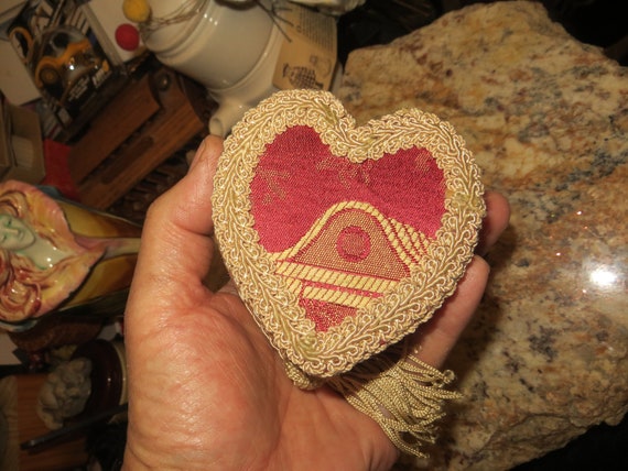 Heart Shaped lidded Ring Box - image 4