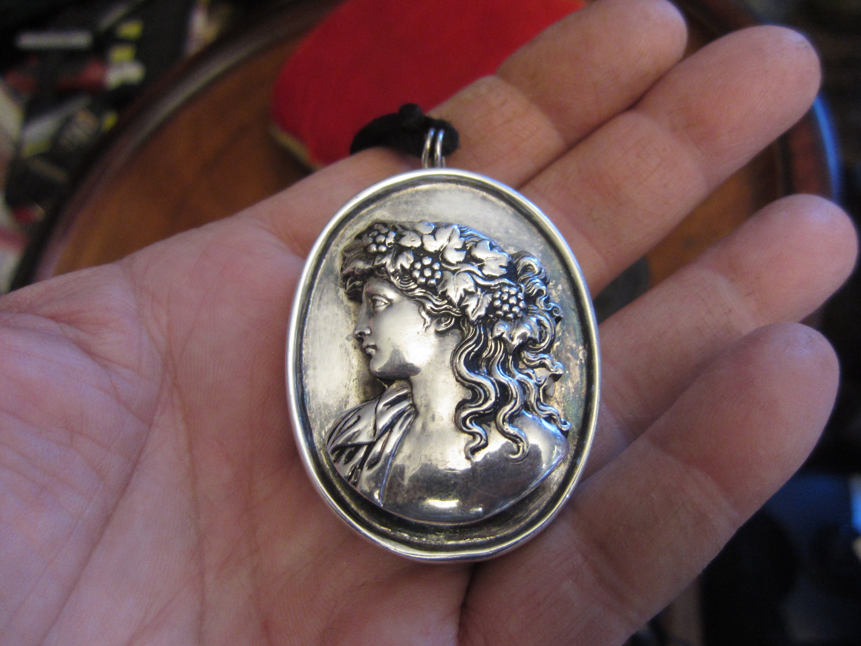 Vintage Henryk Winograd HW 999 Fine Silver Repoussé Woman Pendant