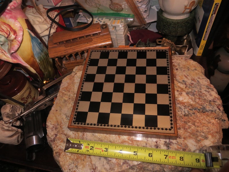 Korvettes magnetic chess set with wood case