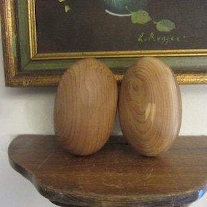 3 1/2&quot; Wood Eggs, Darning Tools, Pair