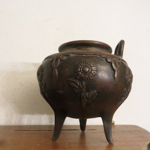 Asian Bronze Koro Incense Burner, Large w/ Nice Details