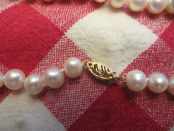 Gold Pearl Necklace - image 3