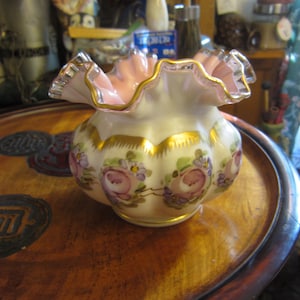 Fenton Charleton Peach Crest Rose Bowl
