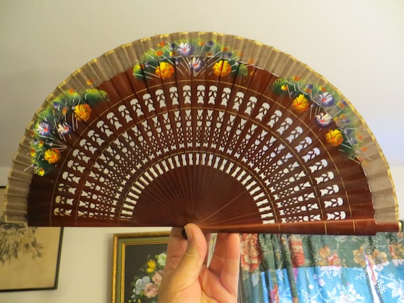 Vintage Wood Hand Painted Hand Fan with Filigree - image 7