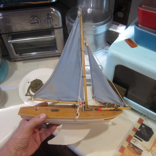 Vintage Star Endeavour Pond Yacht Toy Sailing Boat