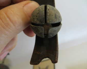 1 Antique Sleigh Bell Number 2 Petal Pattern