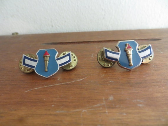 Pair of US Air Force JROTC Cadet Metal Badges & Clutc… - Gem