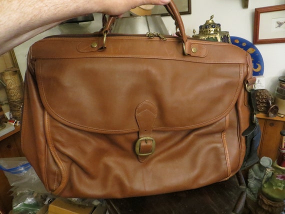 Vintage Brooks Brothers Messenger Leather Flap Bag, Buckle Vintage Brooks Brothers Messenger Leather Flap Bag, Buckle