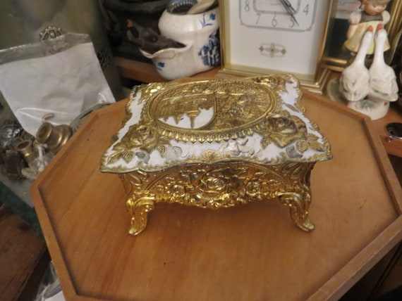 Music Jewelry Box, Japan, Sankyo, old gold metal … - image 9