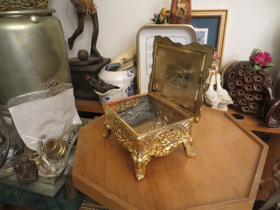 Music Jewelry Box, Japan, Sankyo, old gold metal … - image 2