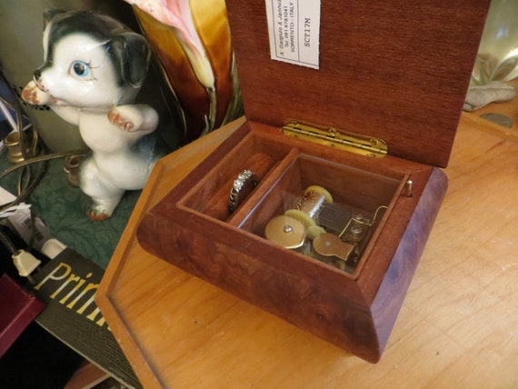 Isle of Capri Burlwood Music Box, A. Gargiulo & Jannuzzi Sorrento
