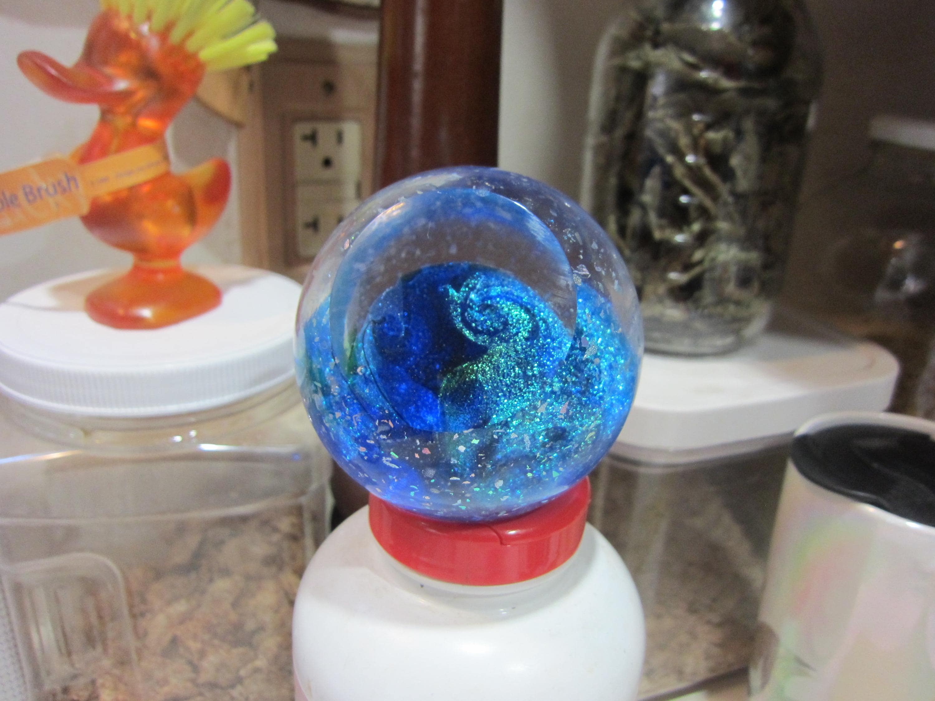 Glass Eye Studio Kolibri-Futterstation – Regenbogenfarben, Mit S-Haken, Aus Glas, Handgefertigt In USA