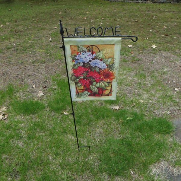 Vintage welcome garden flag banner stake iron & thumb screws