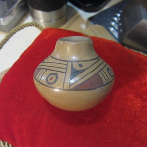 Mata Ortiz Seed Pot Signed, Small Vessel