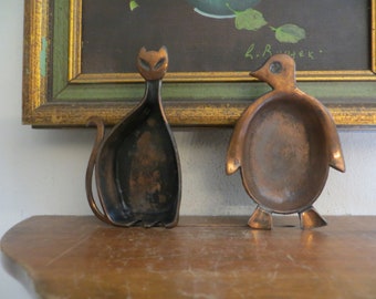 Metal cat or duck ashtray, vintage figural ashtray