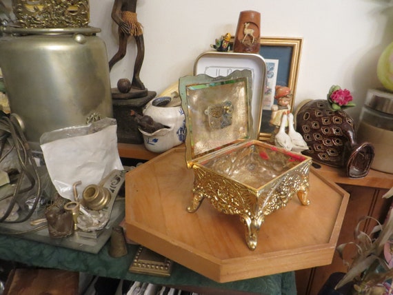 Music Jewelry Box, Japan, Sankyo, old gold metal … - image 1