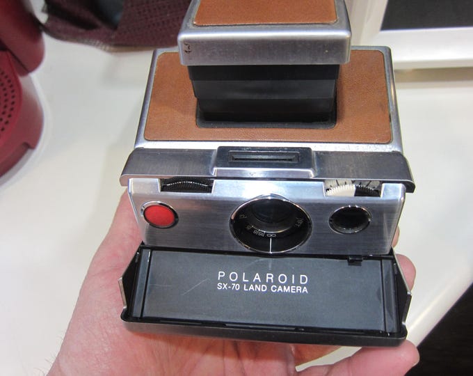 VINTAGE Polaroid Land Camera 2000 with Instructions Case