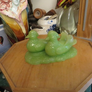 Duck figurines, Swimming Duck Sculpture, Green Carved Ducks