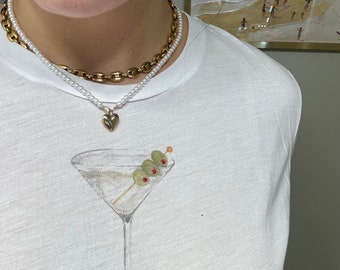 Maglietta per bambini Dirty Martini con perline; T-shirt da bambino di ispirazione vintage; Maglietta grafica per bambini; T-shirt grafica dipinta a mano, T-shirt con perline fatte a mano