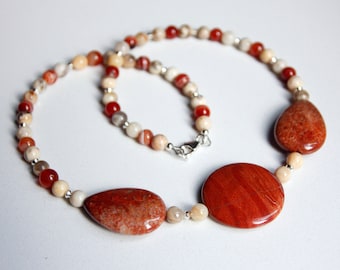 Natürliche Stein Perlenkette mit rotem Jaspis, fossilen Korallen, Sardonyx, Grafik Granit und Sterling Silber