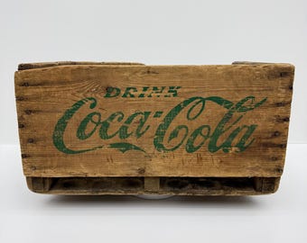 Vintage 1950s Coca Cola Wooden Crate 24 Bottles Partitioned Carrier Rare French & English Version from Quebec Canada Coke Collectable Green