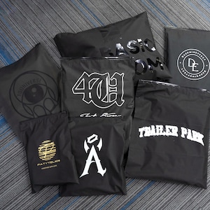 Black zipper bags with logo,Customized clothing bags for tshirt.hoodie packaging with logo printed,custom package bags,Zipper Bag,Envelopes