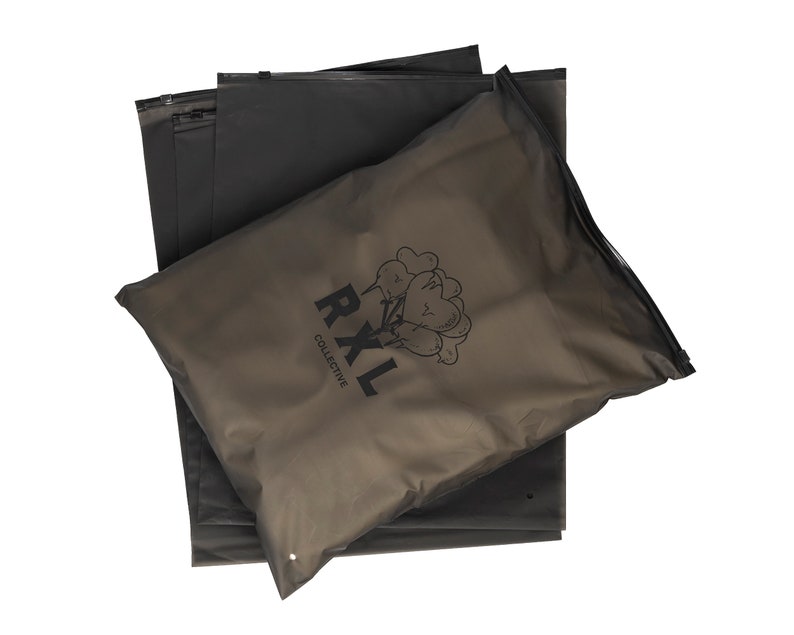 Custom high quality black matte zipper bag for packing clothes, Custom Frosted zip seal ziplock plastic bags for clothing image 3